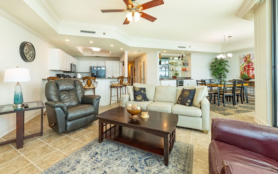 Condo, 2 Bedrooms | Living area