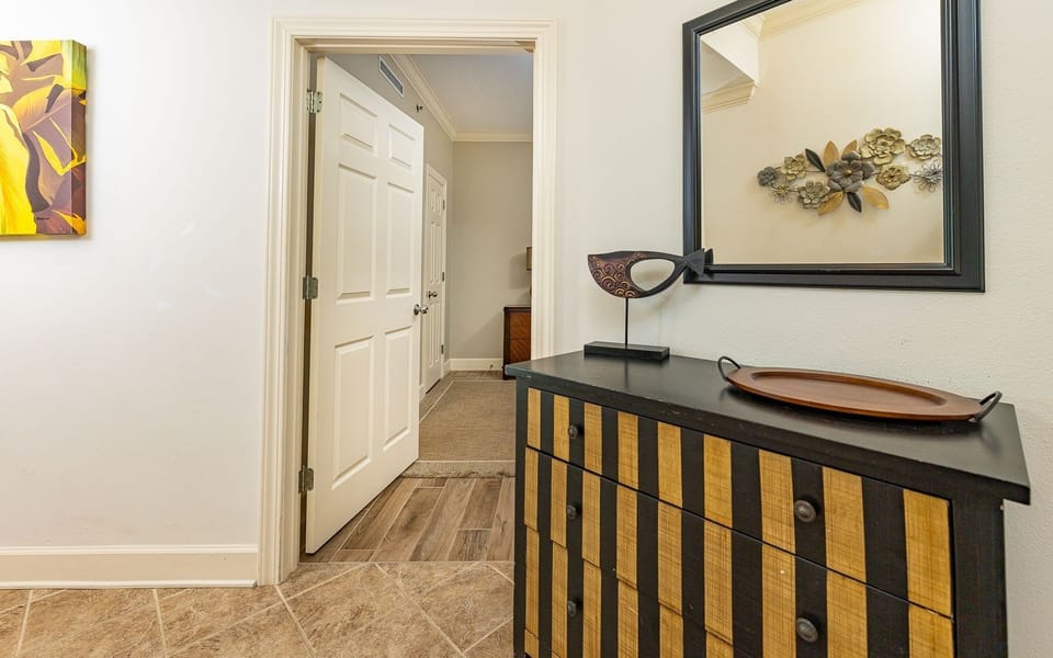 Condo, 2 Bedrooms | Interior