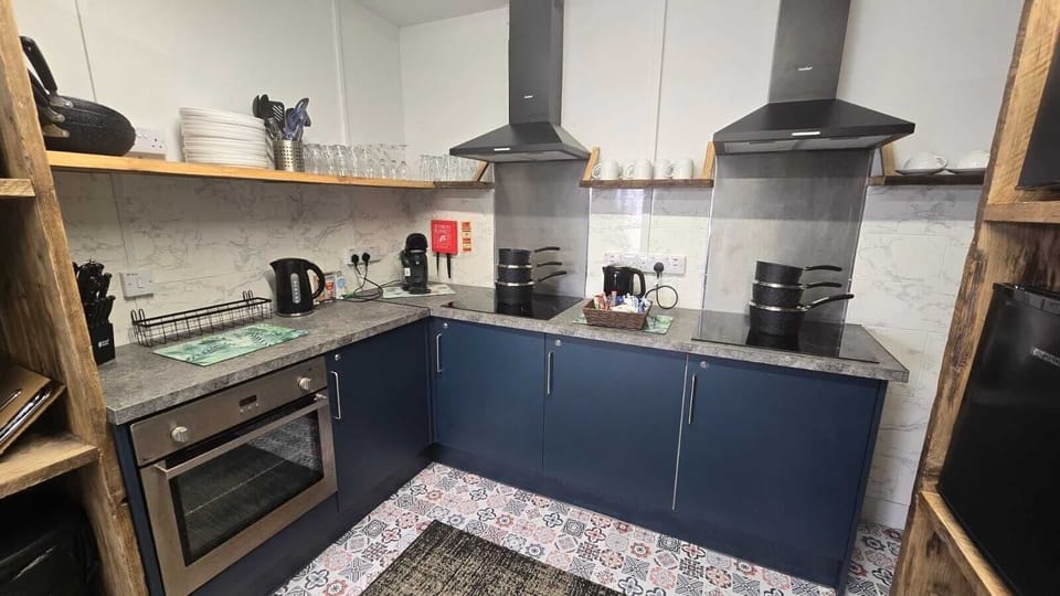 Microwave, oven, cookware/dishes/utensils