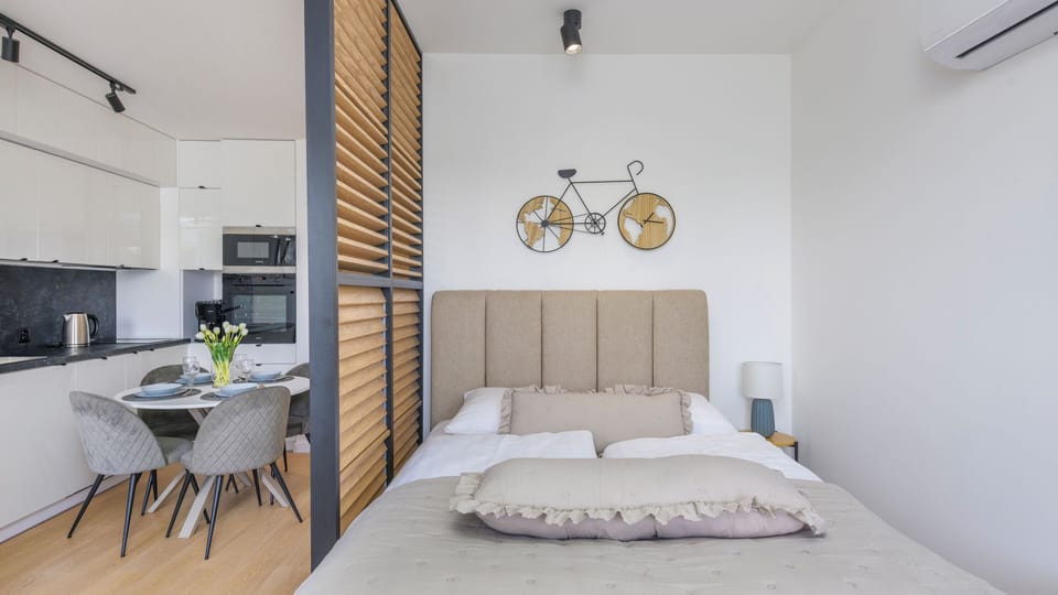 Studio (5) | Living area | Flat-screen TV