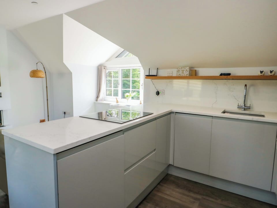 Cottage | Private kitchen | Fridge, microwave, dishwasher, toaster