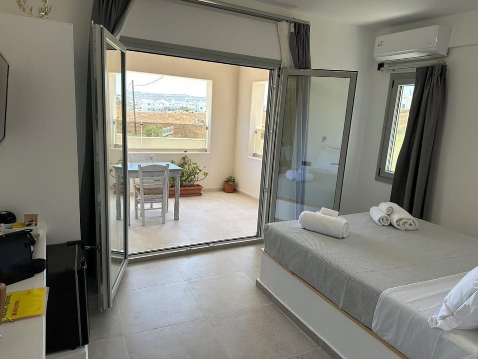 In-room safe, soundproofing, free WiFi