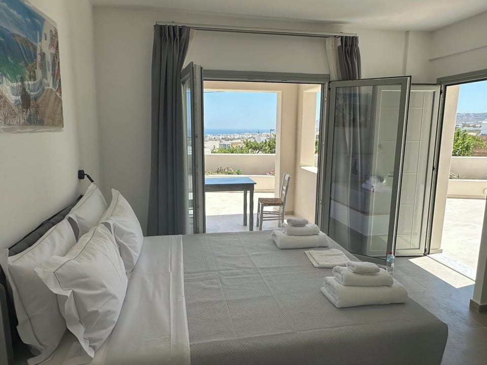 In-room safe, soundproofing, free WiFi
