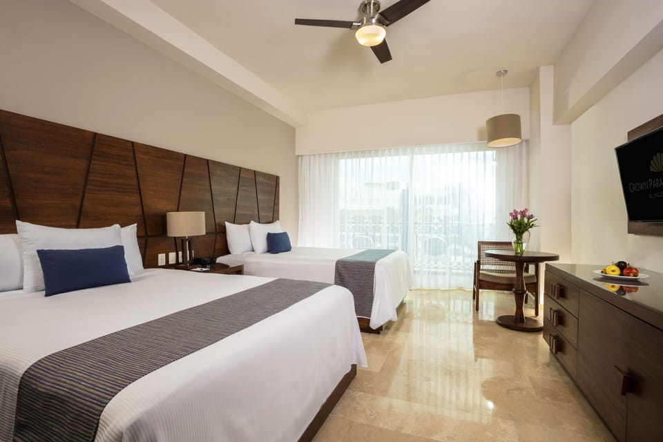 Deluxe Room | Free minibar, in-room safe, individually furnished, laptop workspace