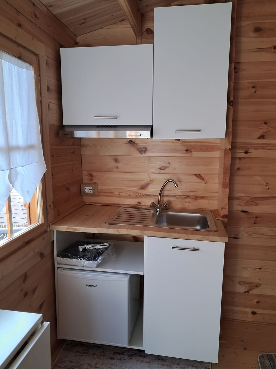 Deluxe Bungalow, Sea View | Private kitchen | Mini-fridge, stovetop, cookware/dishes/utensils