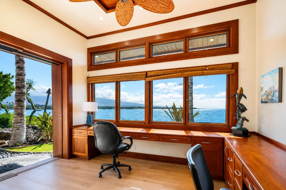 Villa, 4 Bedrooms (Oceanfront, Sleeps 11 (Hale Nani)) | In-room business center