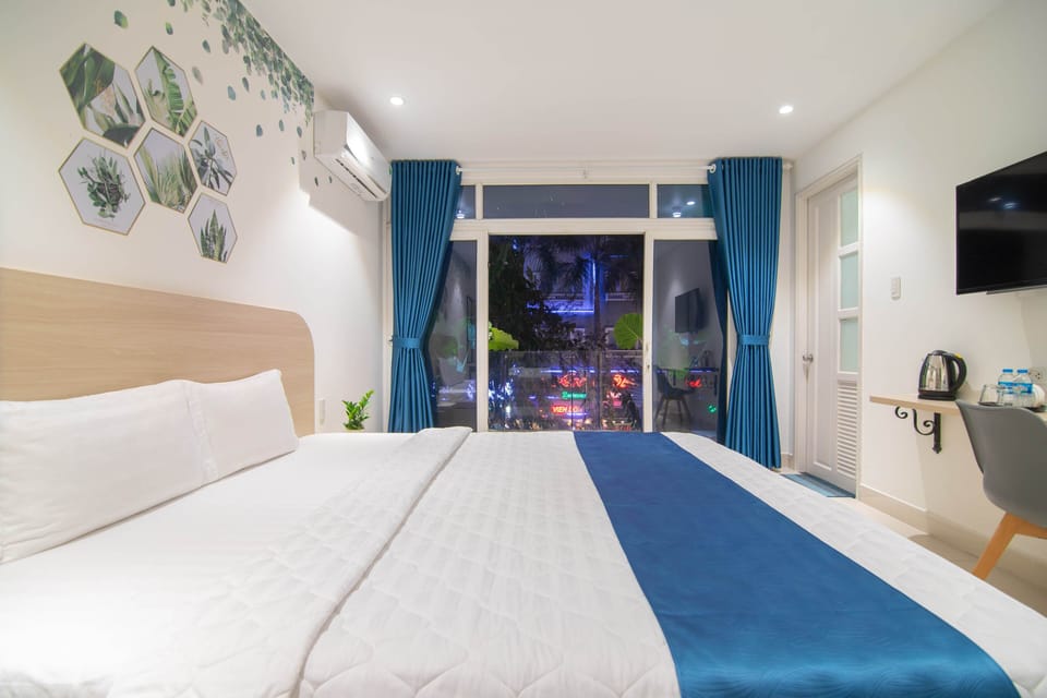 Double or Twin Room | Desk, blackout drapes, free WiFi, bed sheets
