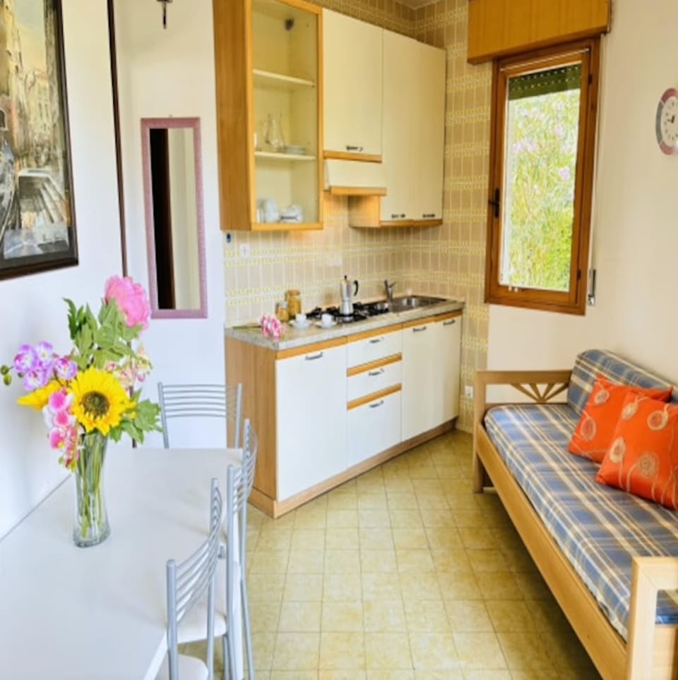 Apartment, 2 Bedrooms, Garden View | Interior