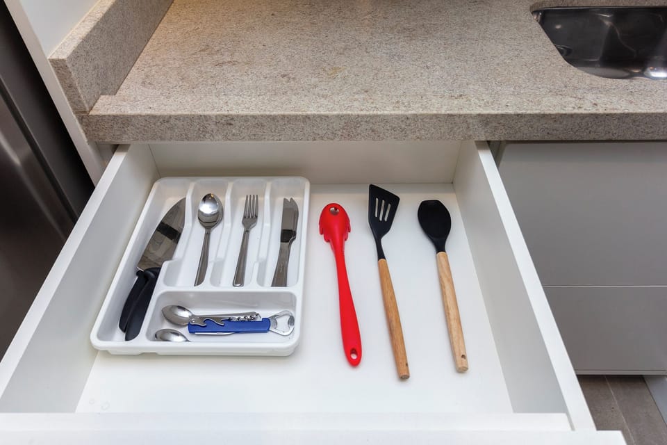 Studio Suite, City View | Private kitchen