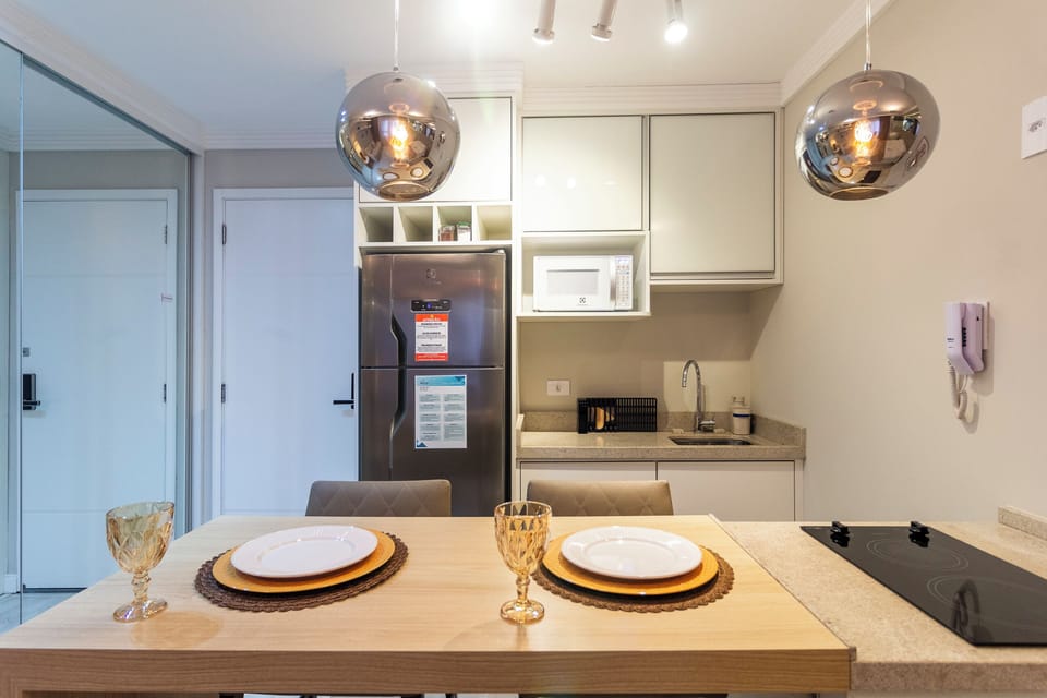 Studio Suite, City View | Private kitchen