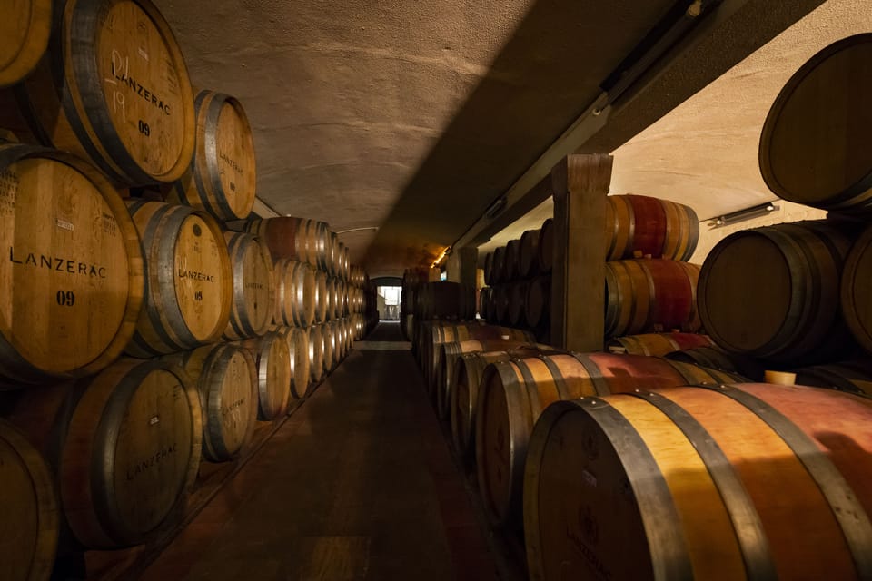 2 restaurants, breakfast served