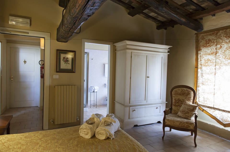 Junior Suite | Down comforters, minibar, in-room safe, individually furnished
