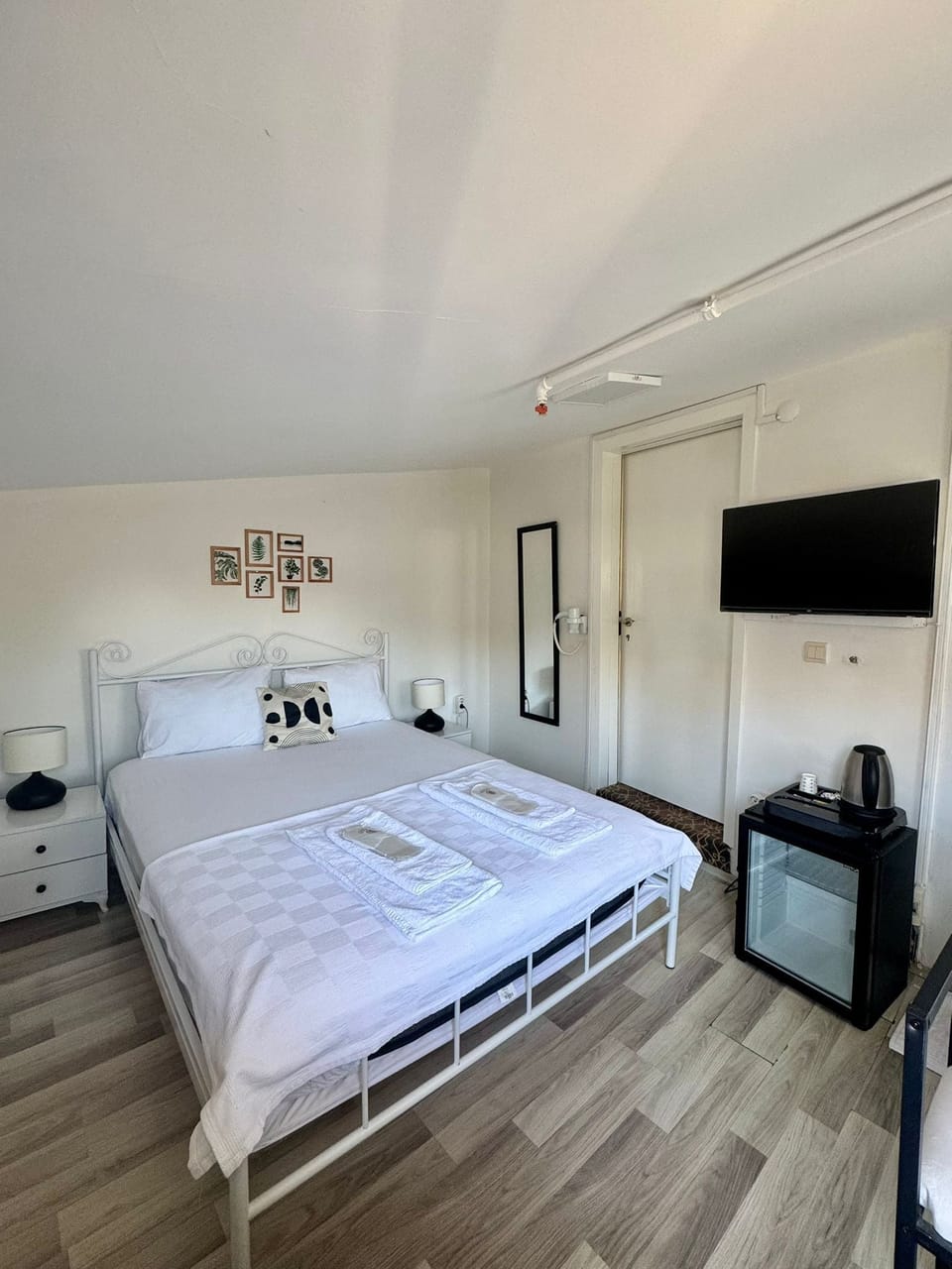 Standard Double Room, City View | Desk, laptop workspace, free WiFi, bed sheets