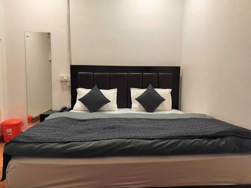Superior Room | Egyptian cotton sheets, premium bedding, down comforters