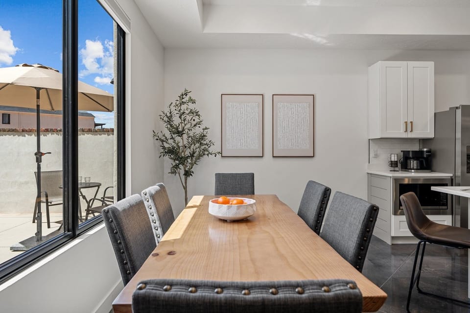 House, 4 Bedrooms | Dining