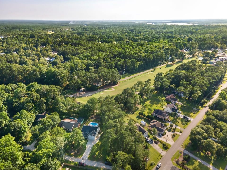 House, 4 Bedrooms | Aerial view