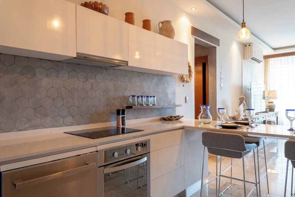 Fridge, microwave, oven, stovetop