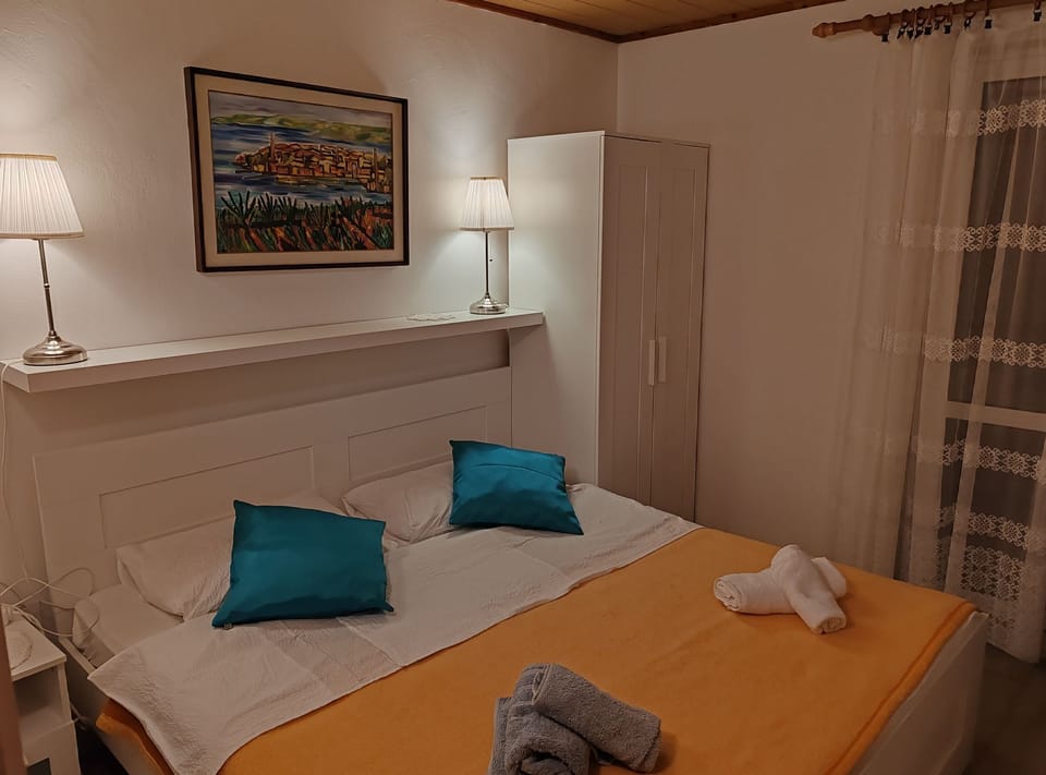 Apartment (One Bedroom Apartment with Balcony an) | 4 bedrooms, cribs (surcharge), WiFi (free)