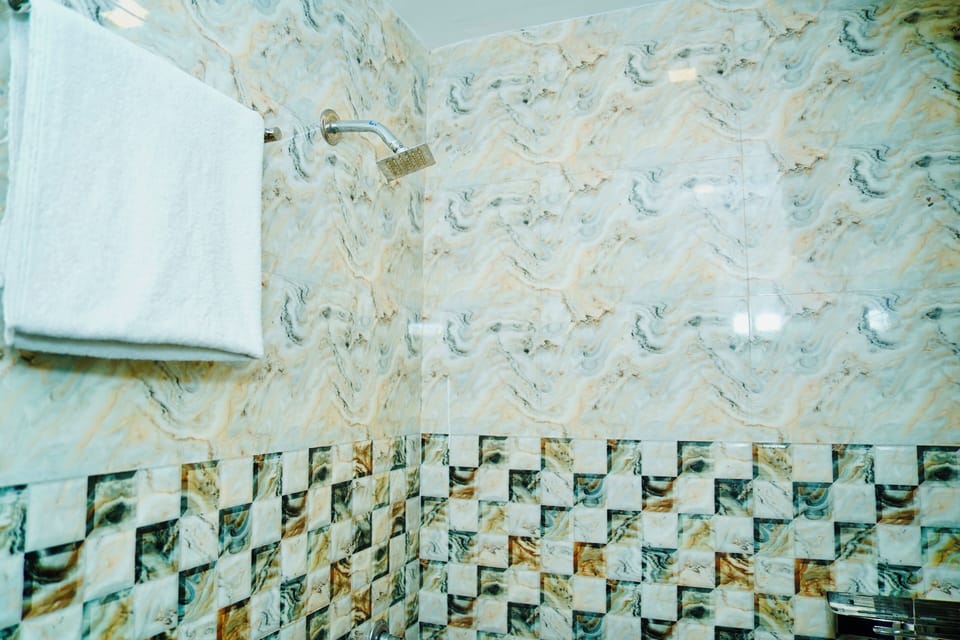 Deluxe Double Room | Bathroom