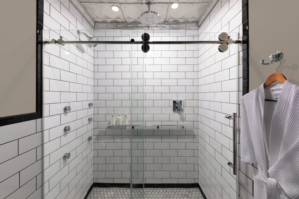 Room, Private Bathroom (Othello) | Bathroom | Shower, rainfall showerhead, free toiletries, hair dryer