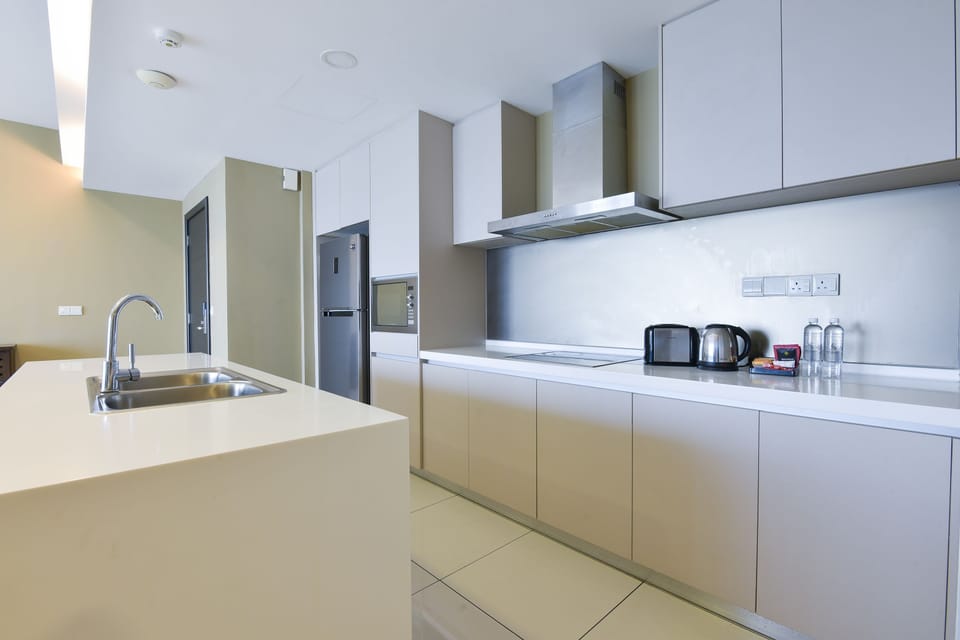 Fridge, microwave