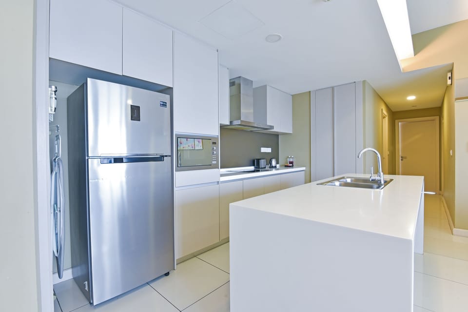 Suite, 2 Bedrooms, Pool View | Bathroom | Shower, rainfall showerhead, free toiletries, hair dryer