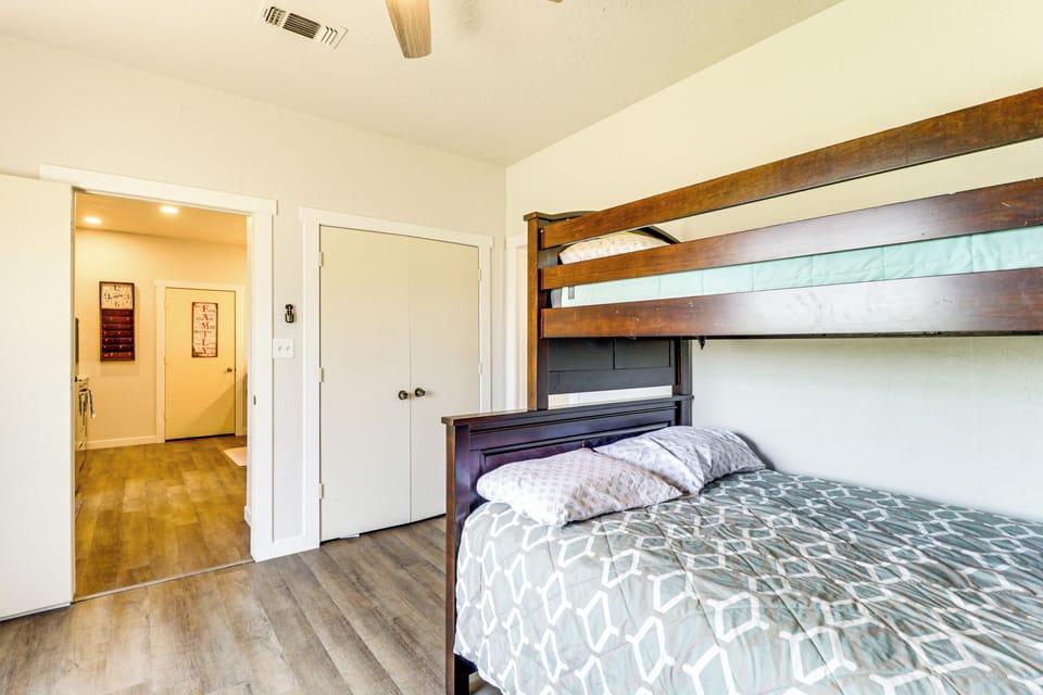 House (2 Bedrooms) | Interior