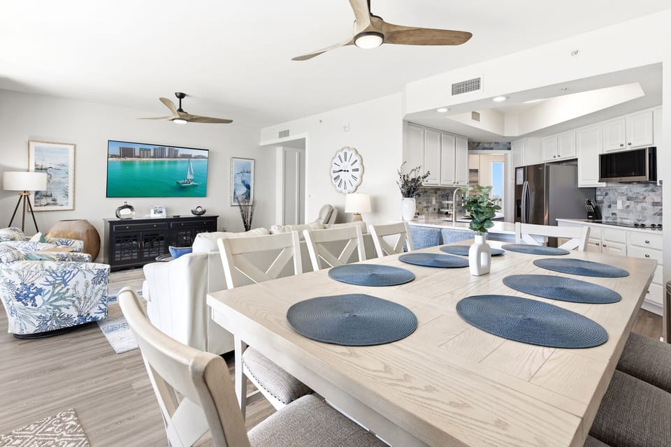 Condo, 3 Bedrooms | Dining