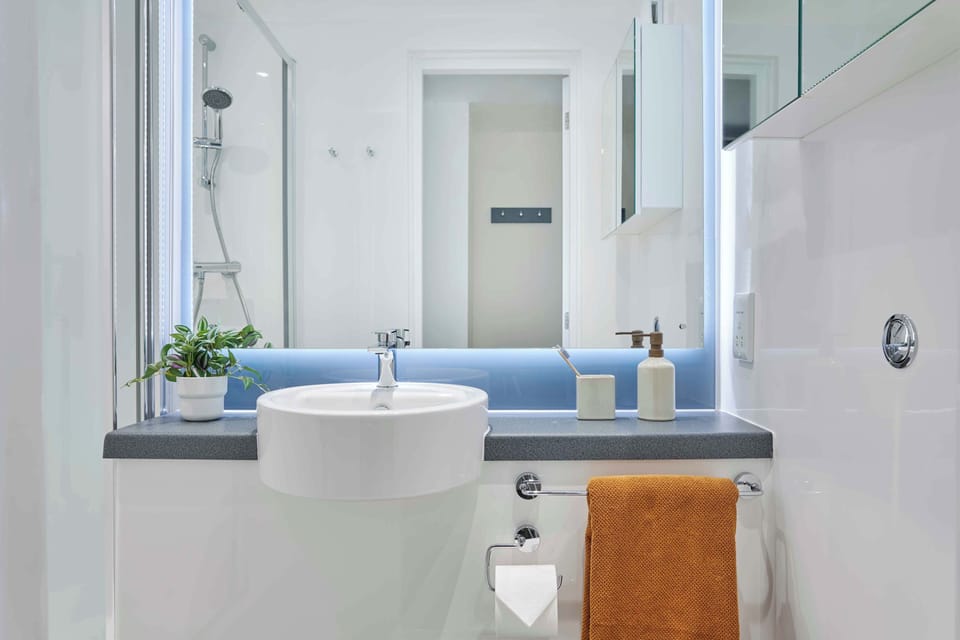 Basic Room, Non Smoking, Private Bathroom | Bathroom | Hair dryer, towels