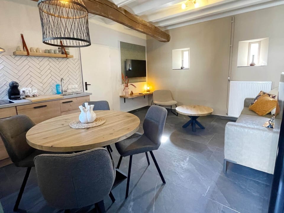 Cottage | Dining