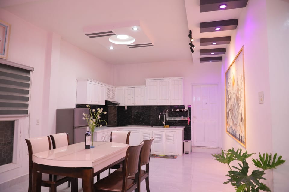 Deluxe Villa, 4 Bedrooms, Courtyard View | Private kitchen