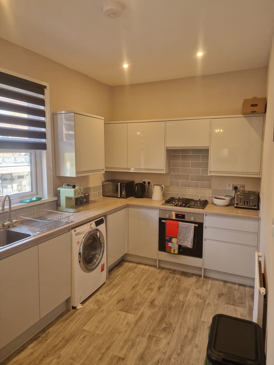Luxury Apartment, City View | Private kitchen