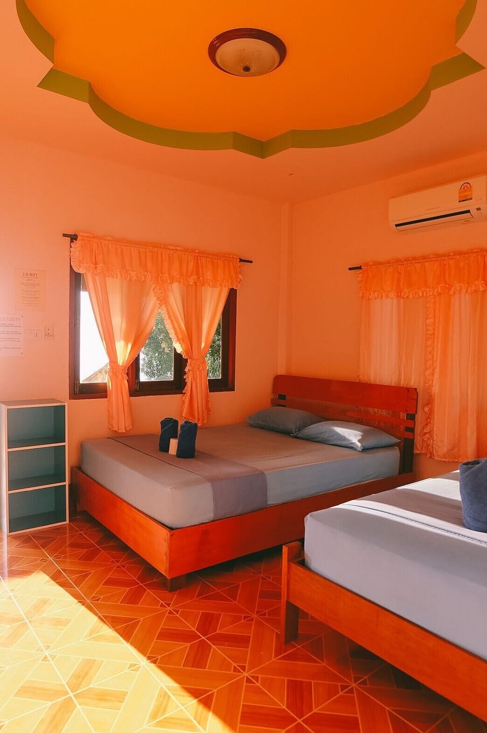 Standard Garden View Bungalow with A/C | In-room safe, desk