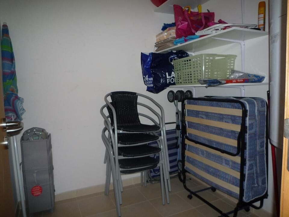 Apartment, 2 Bedrooms, Accessible, Smoking | Interior