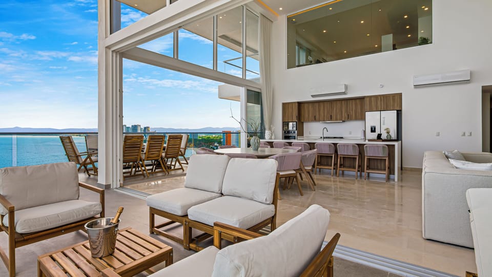 Luxury Apartment, 4 Bedrooms, Balcony, Ocean View | Terrace/patio