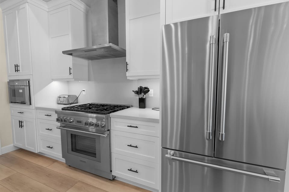 Electric kettle, toaster