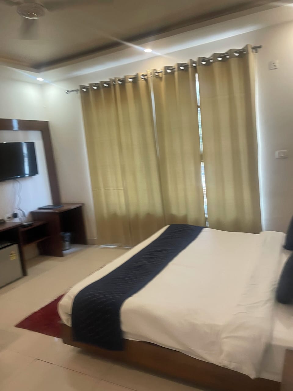 Deluxe Double Room | Free minibar, desk