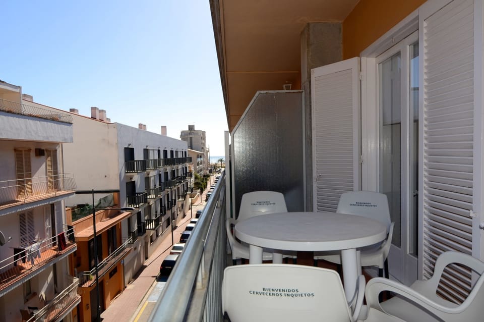 Apartment | Outdoor dining