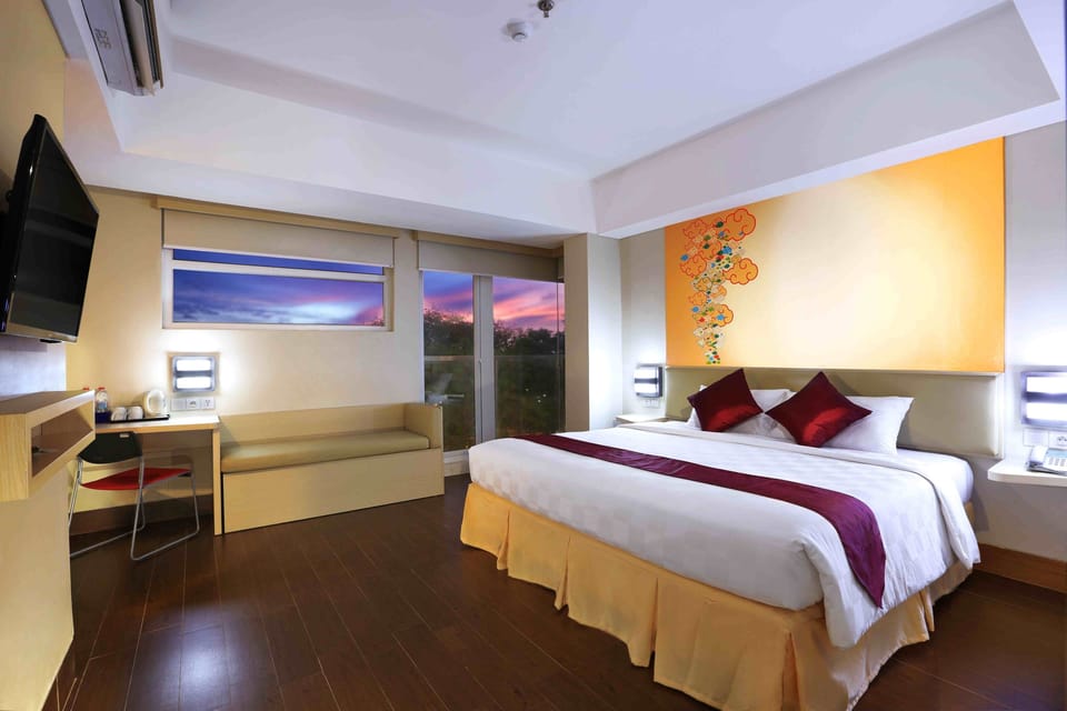 Deluxe Family Room | In-room safe, desk, soundproofing, free WiFi