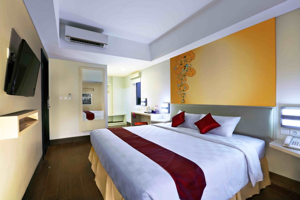 In-room safe, desk, soundproofing, free WiFi