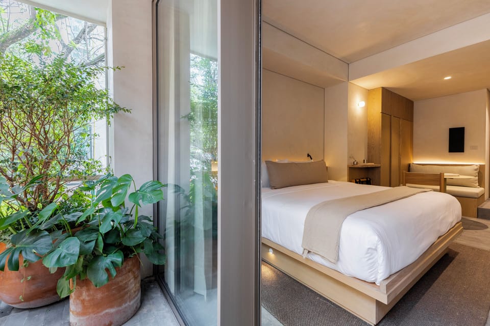 Luxury Studio Suite, 1 King Bed, Balcony, City View | Balcony