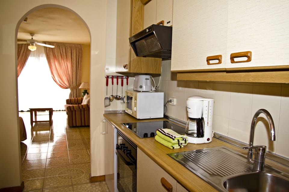 Studio | Private kitchen | Full-size fridge, microwave, oven, stovetop