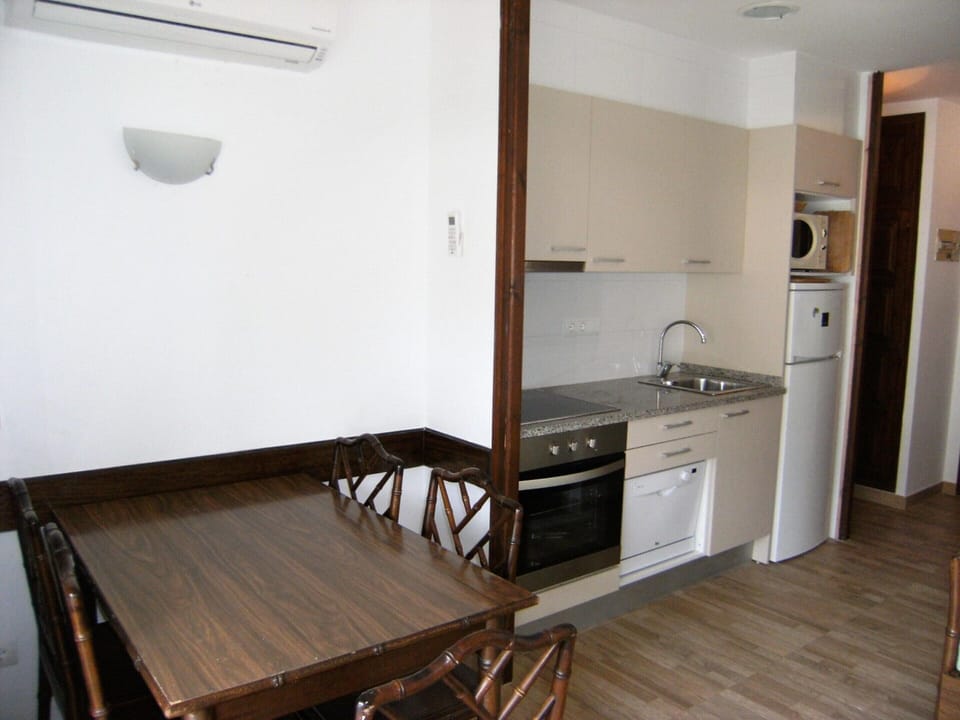 Apartment | Dining