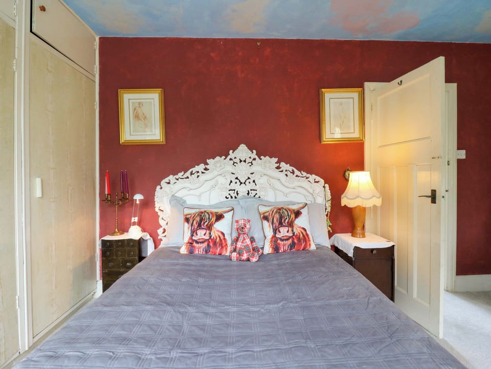 4 bedrooms, individually decorated, individually furnished, free WiFi