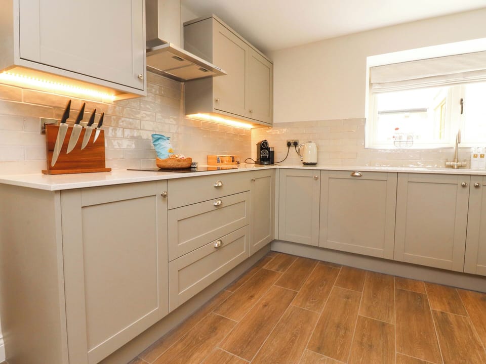 Cookware/dishes/utensils