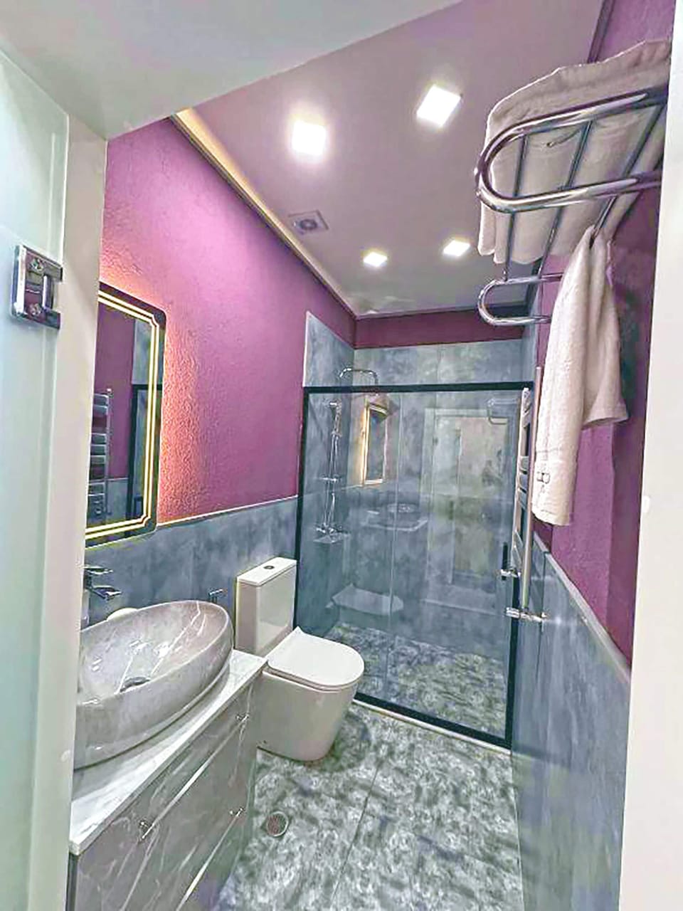 Rainfall showerhead, free toiletries, hair dryer, bathrobes