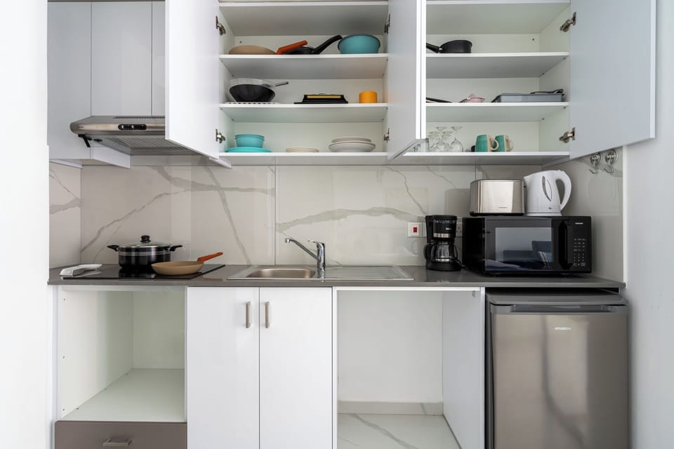 Studio, 1 Double Bed with Sofa bed, Kitchenette, City View | Private kitchenette | Espresso maker, coffee/tea maker, mini-fridge, microwave