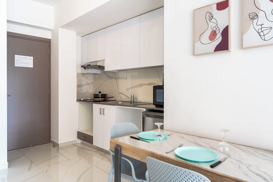 Studio, 1 Double Bed with Sofa bed, Kitchenette, City View | Private kitchenette | Espresso maker, coffee/tea maker, mini-fridge, microwave