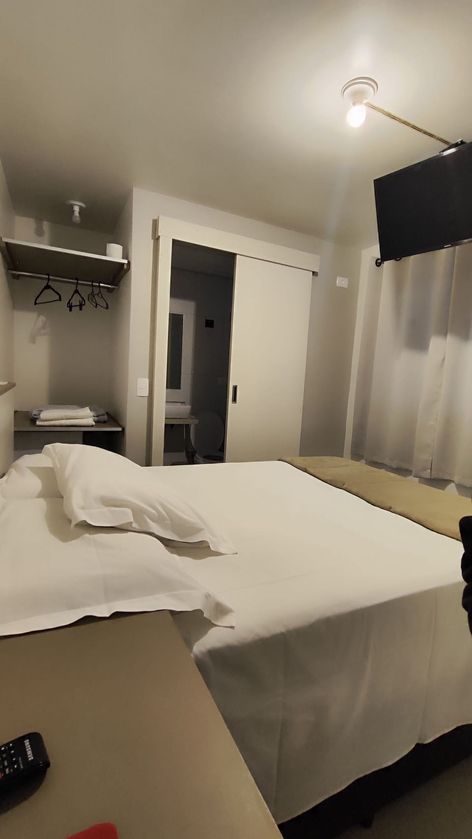 Room | Free WiFi
