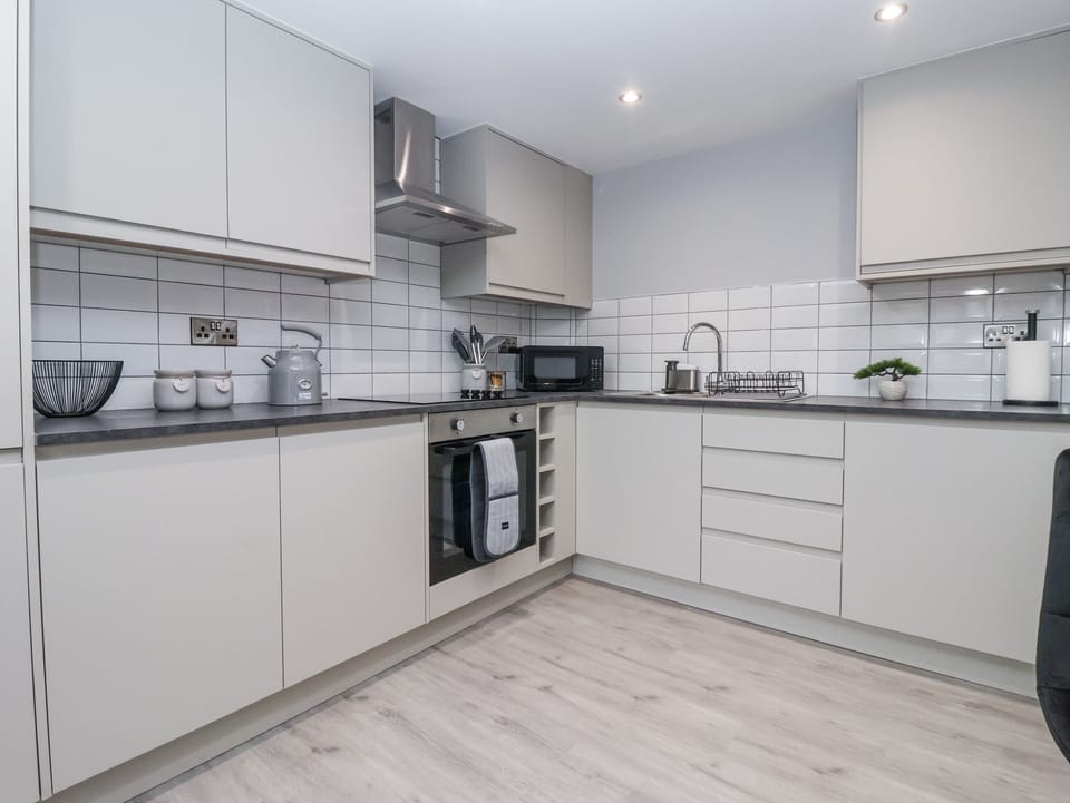 Cottage | Private kitchen | Cookware/dishes/utensils